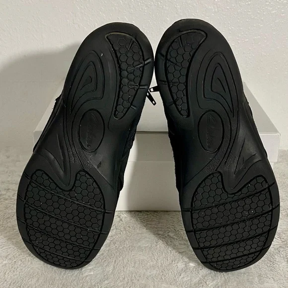 Clarks Christine Sway Black Suede Ankle Boots Women’s Size 7M Dual Zippers - Picture 8 of 10